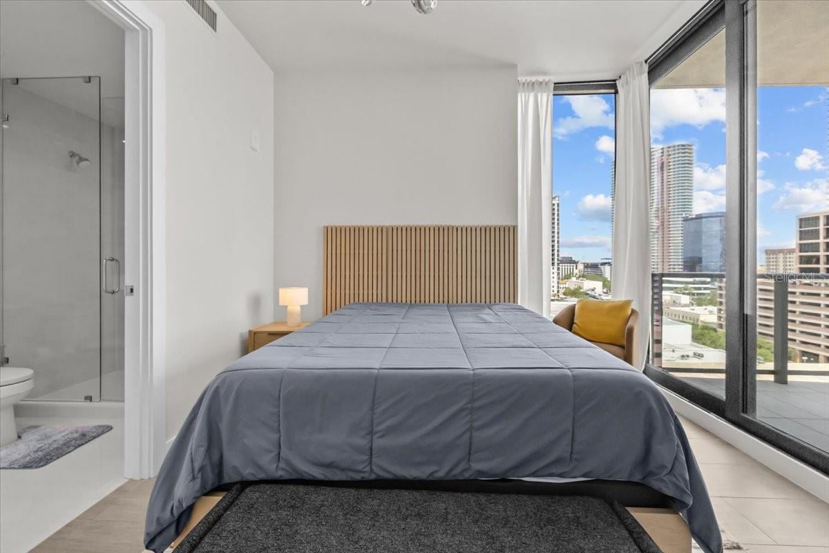 Image 43 of 99 For 301 1st Street S 1004