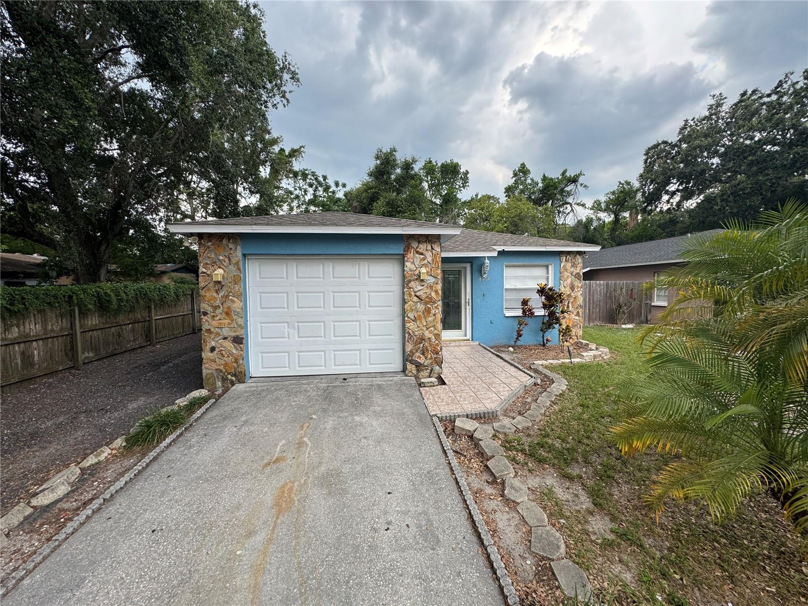 Details for 6204 Rolling Hammock Place, TAMPA, FL 33610