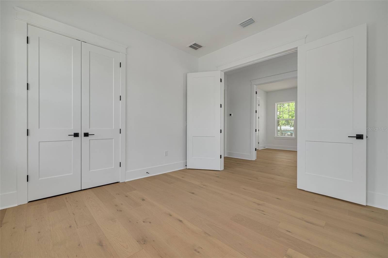 Image 23 of 45 For 2910 11th Street N