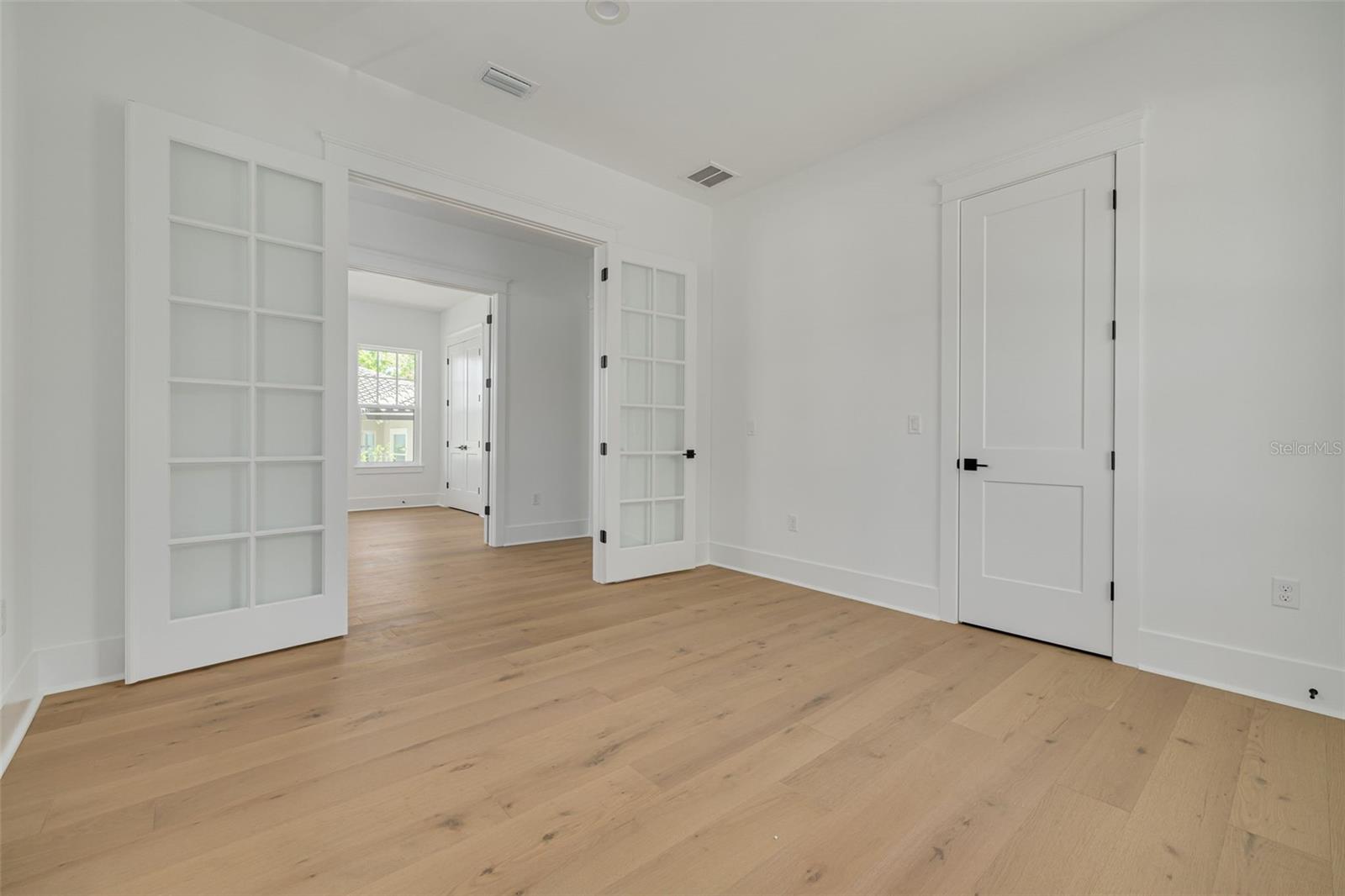 Image 24 of 45 For 2910 11th Street N
