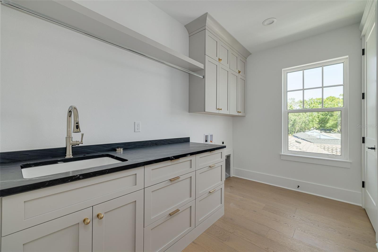 Image 39 of 45 For 2910 11th Street N