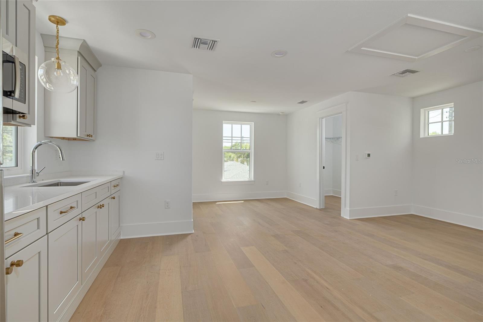 Image 43 of 45 For 2910 11th Street N