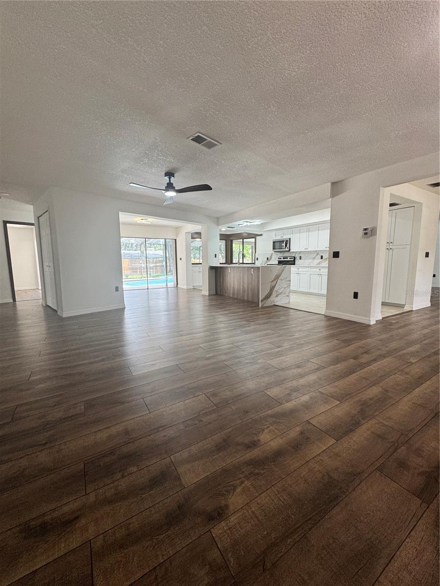 Image 14 of 34 For 2102 Doefield Court