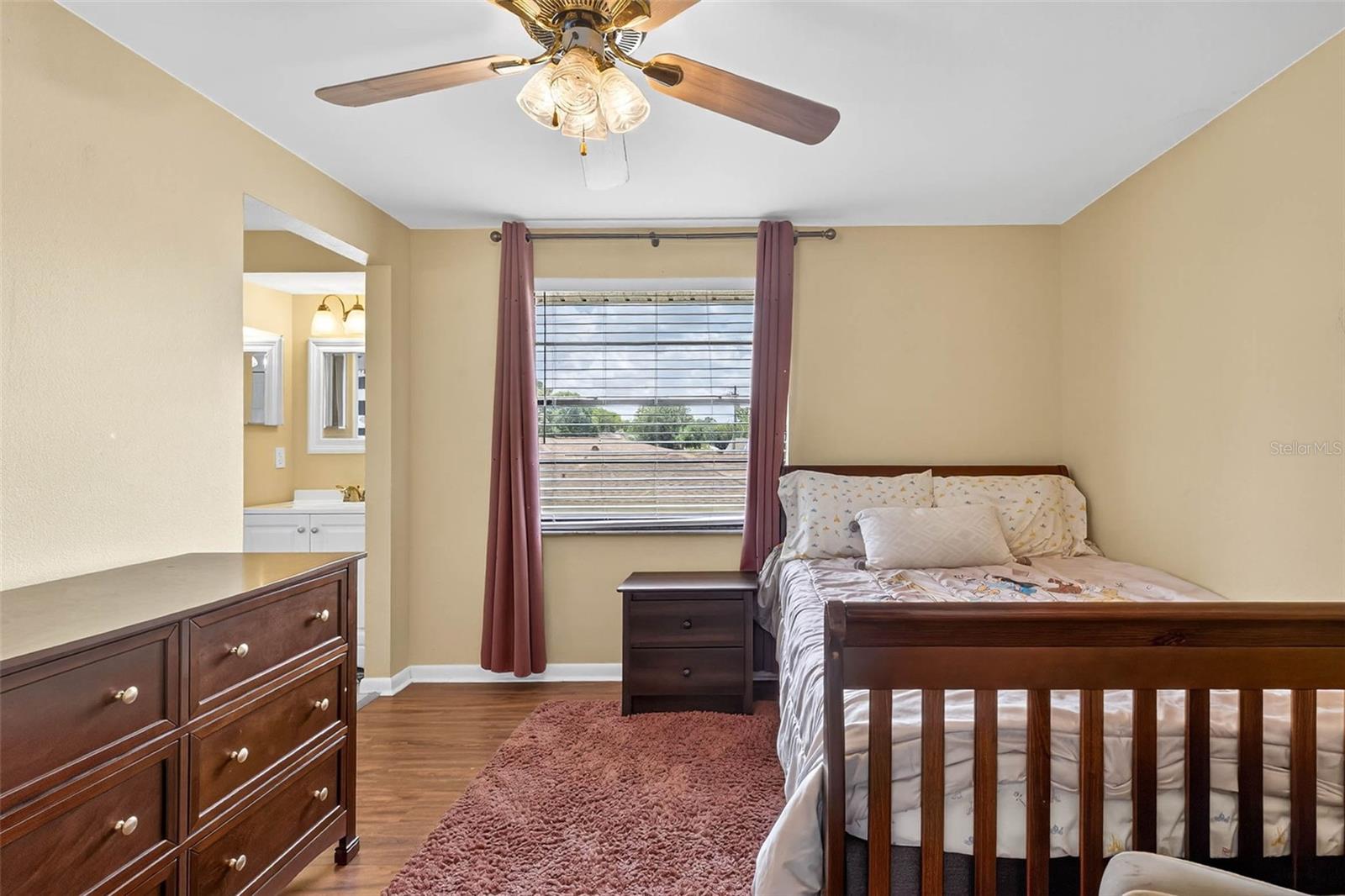 Image 28 of 45 For 15925 Marshfield Drive