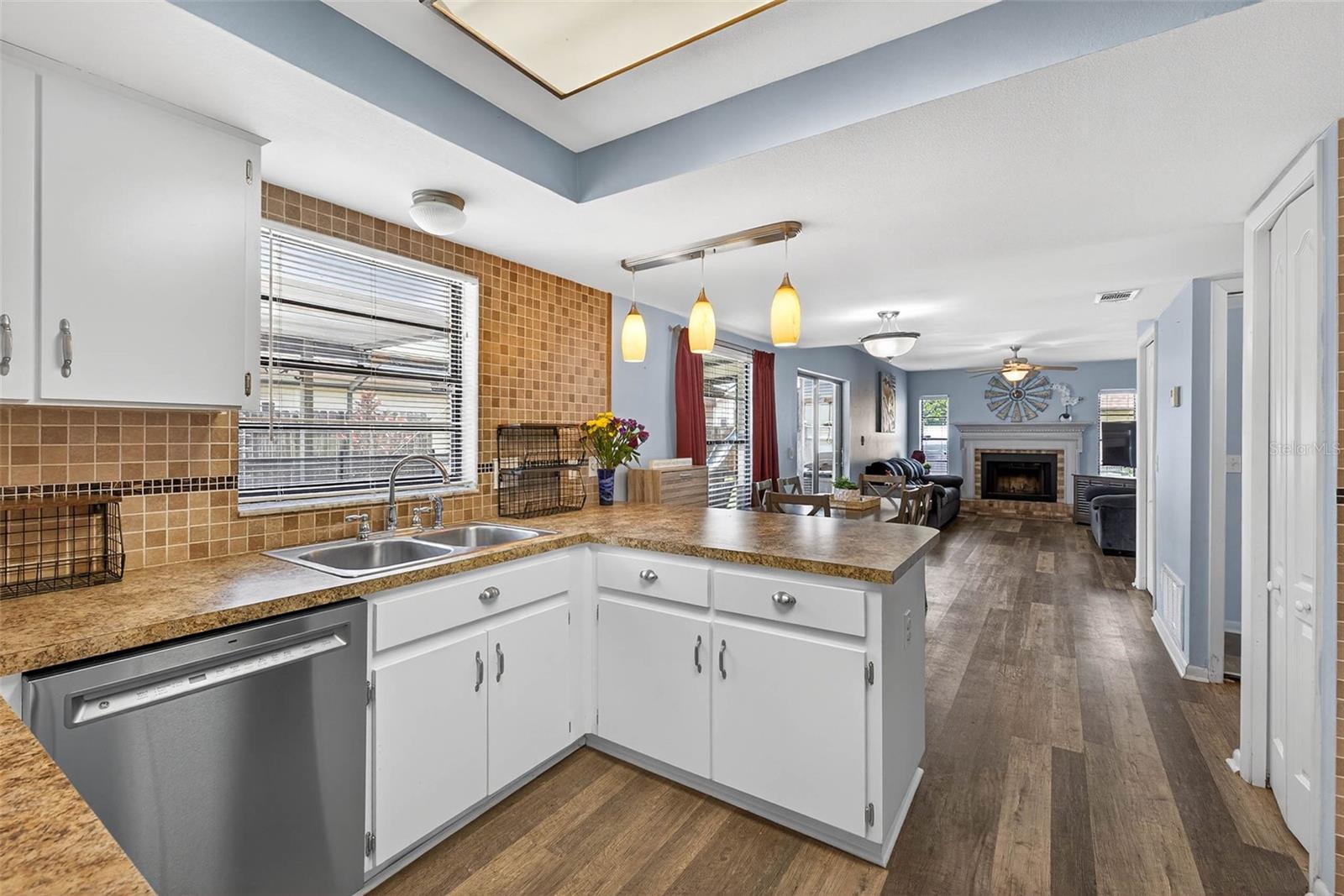 Image 6 of 45 For 15925 Marshfield Drive