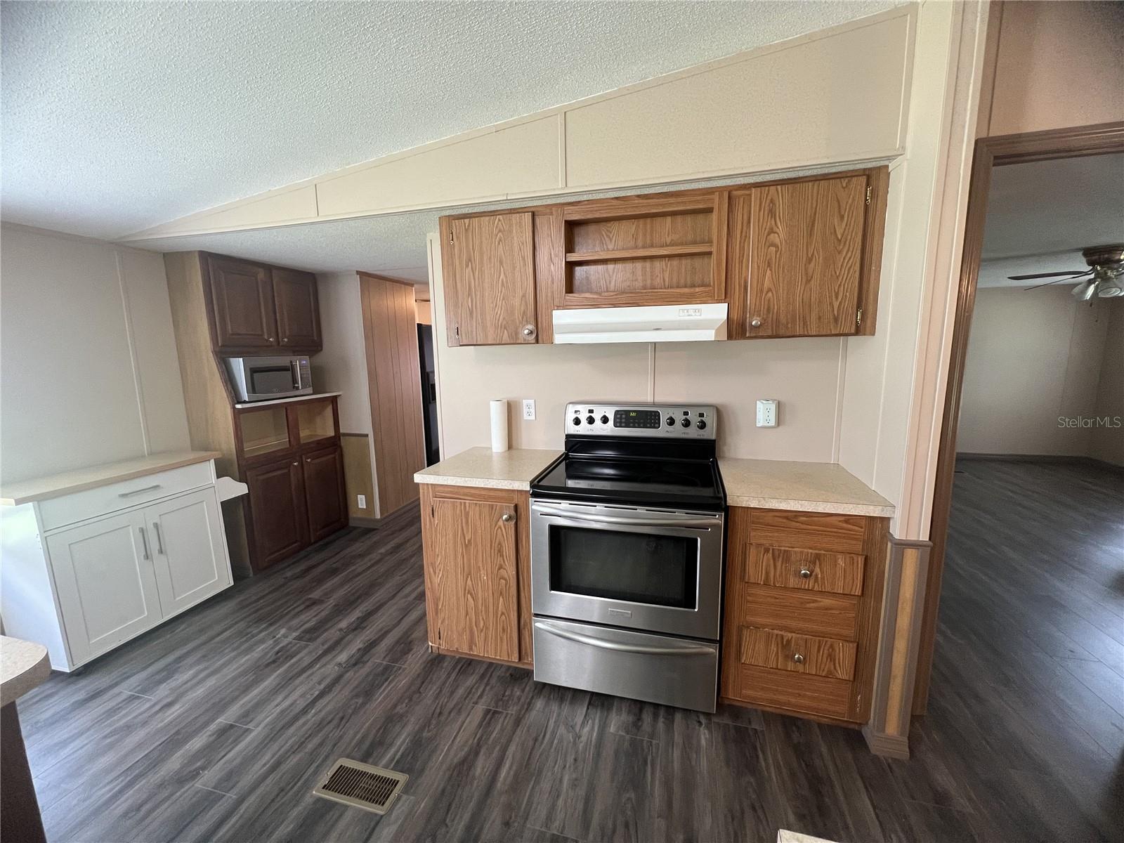 Image 11 of 48 For 2777 Cr 673  