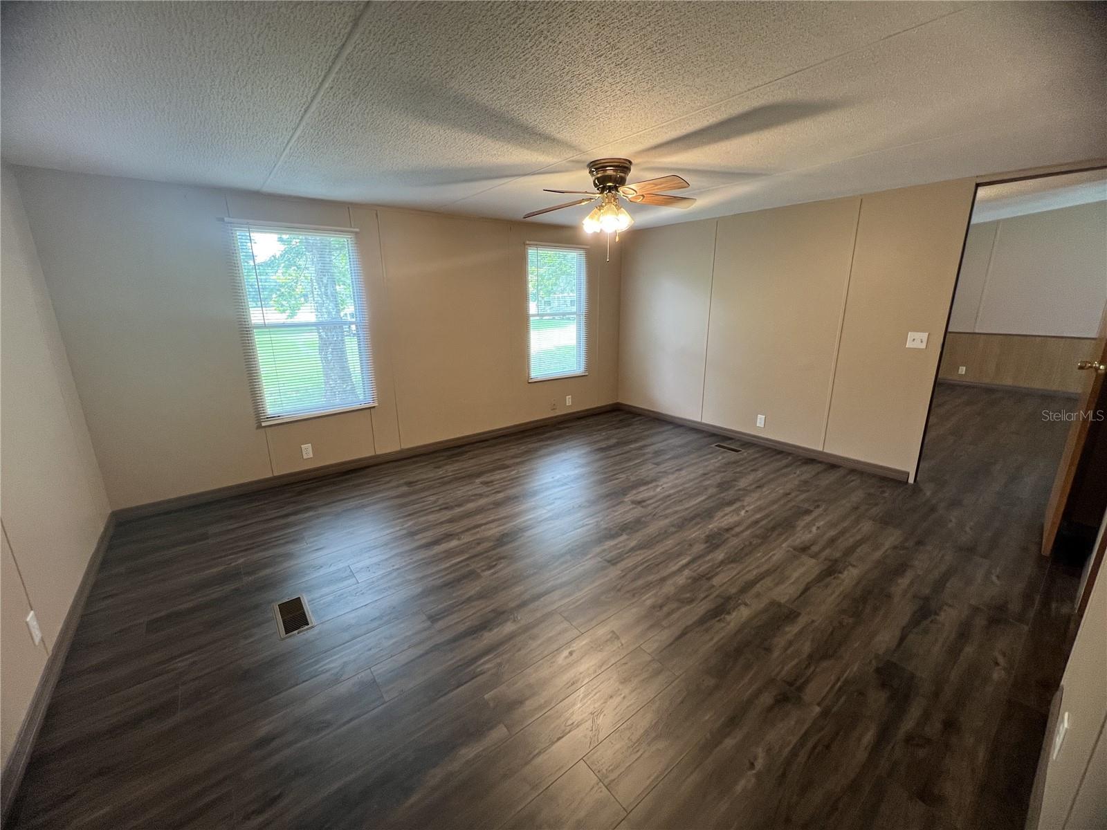 Image 18 of 48 For 2777 Cr 673  