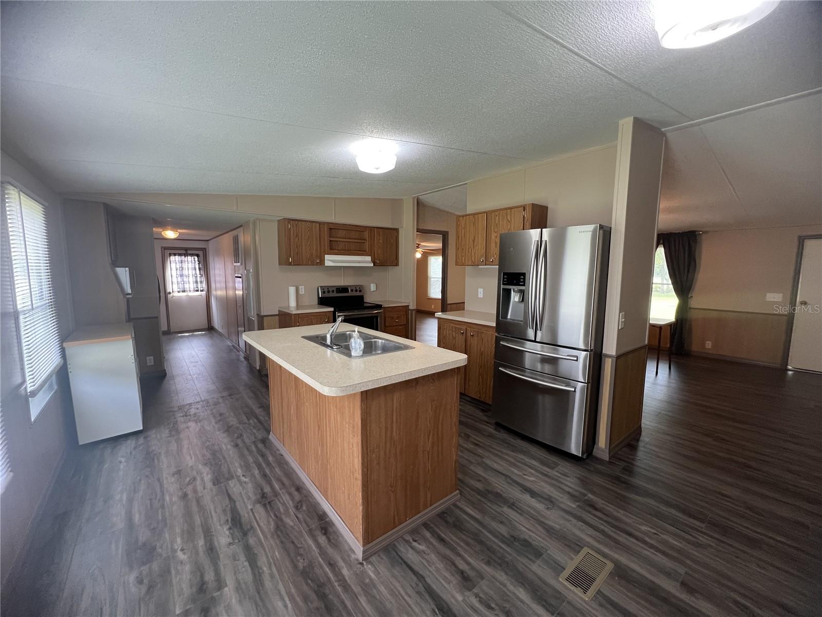 Image 6 of 48 For 2777 Cr 673  