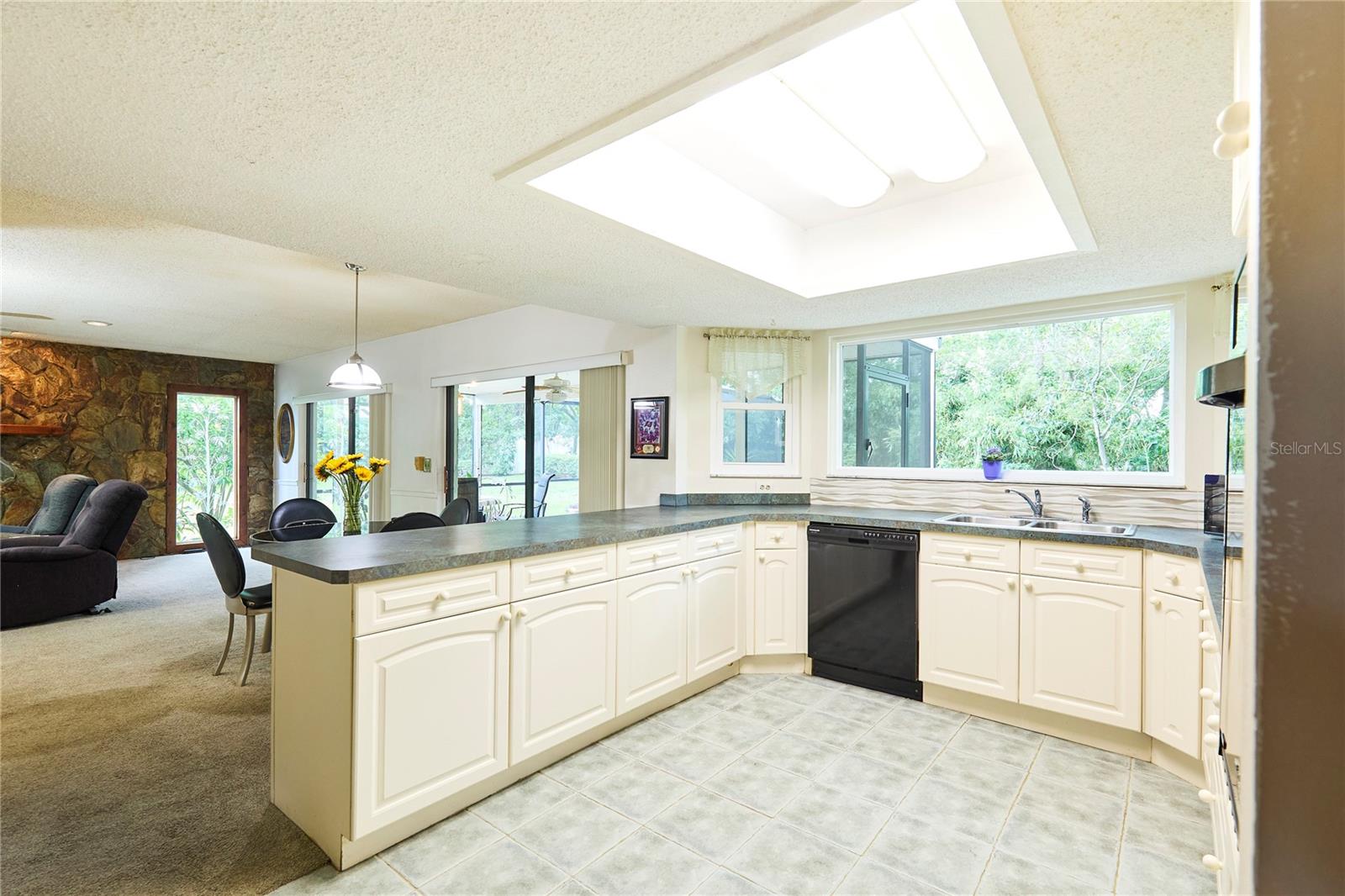 Image 15 of 55 For 15917 Dover Cliffe Drive
