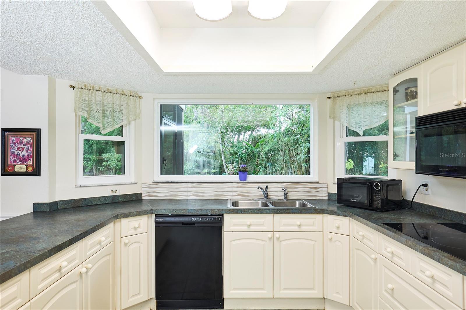 Image 20 of 55 For 15917 Dover Cliffe Drive