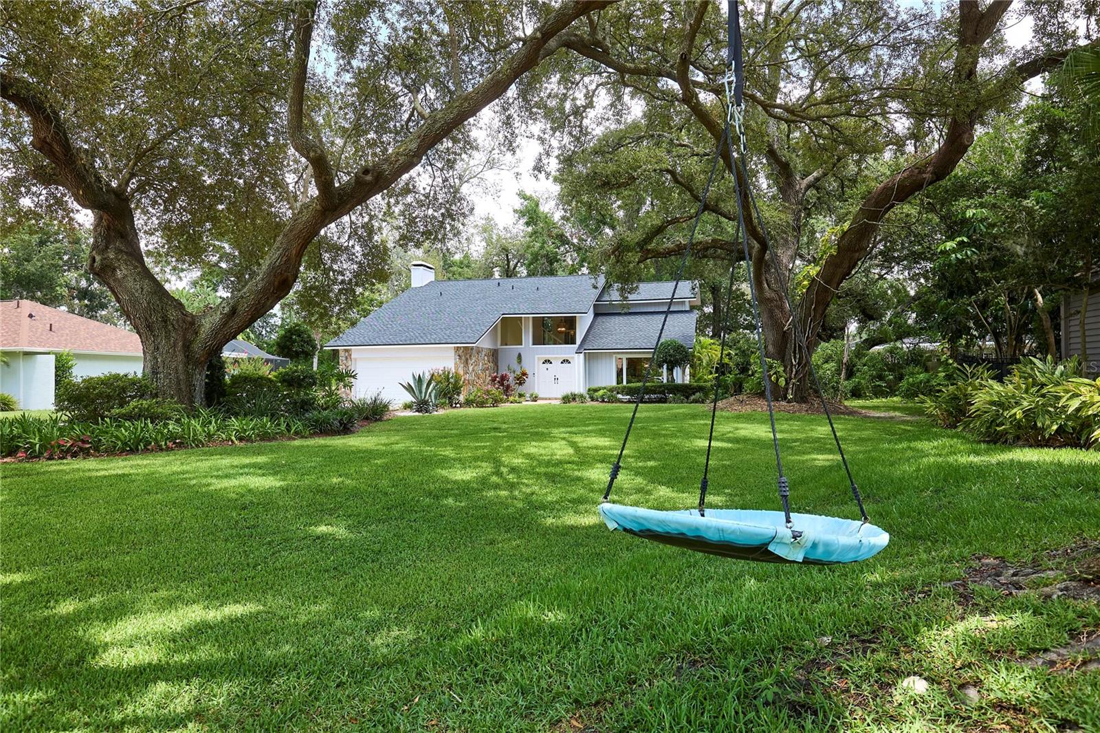 Image 3 of 55 For 15917 Dover Cliffe Drive