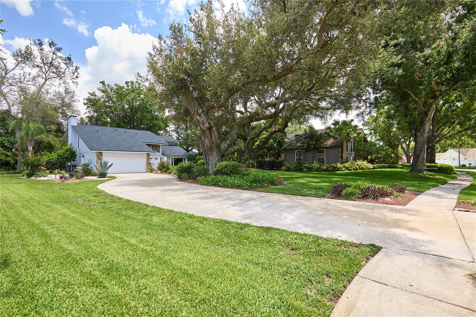 Image 4 of 55 For 15917 Dover Cliffe Drive