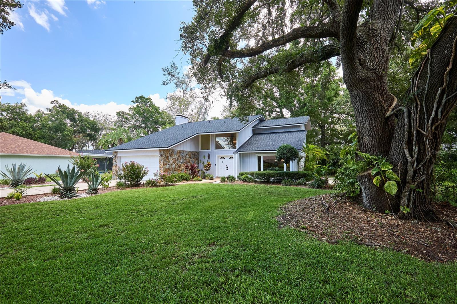 Image 7 of 55 For 15917 Dover Cliffe Drive