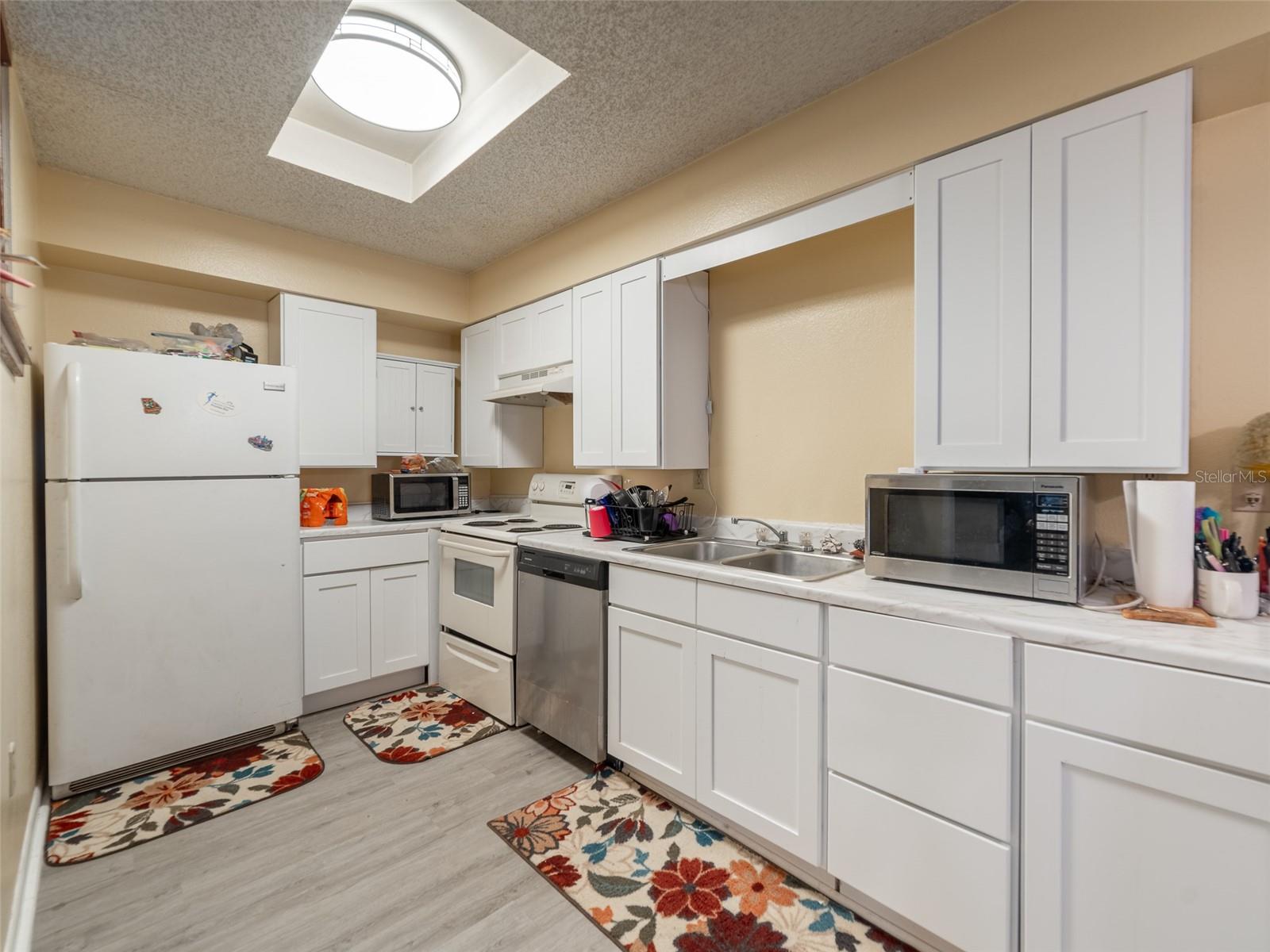 Image 4 of 28 For 1318 Fairway Drive