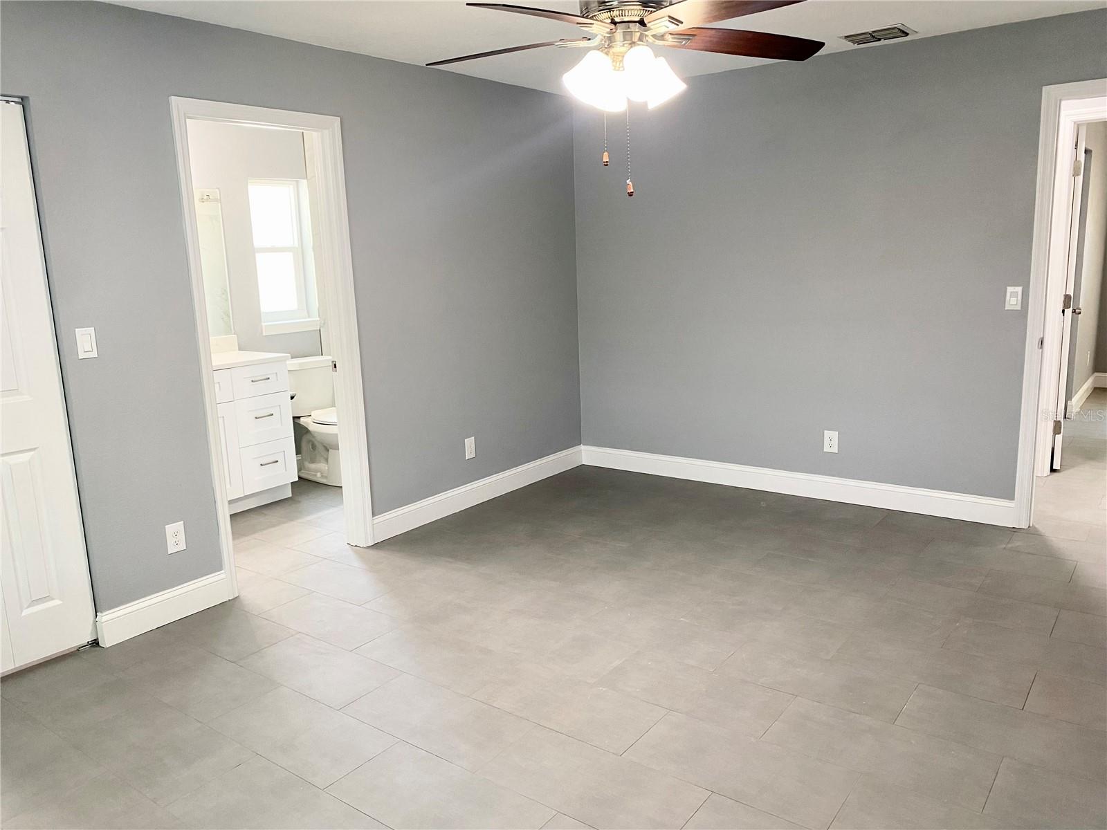 Image 14 of 37 For 8433 Somerset Drive