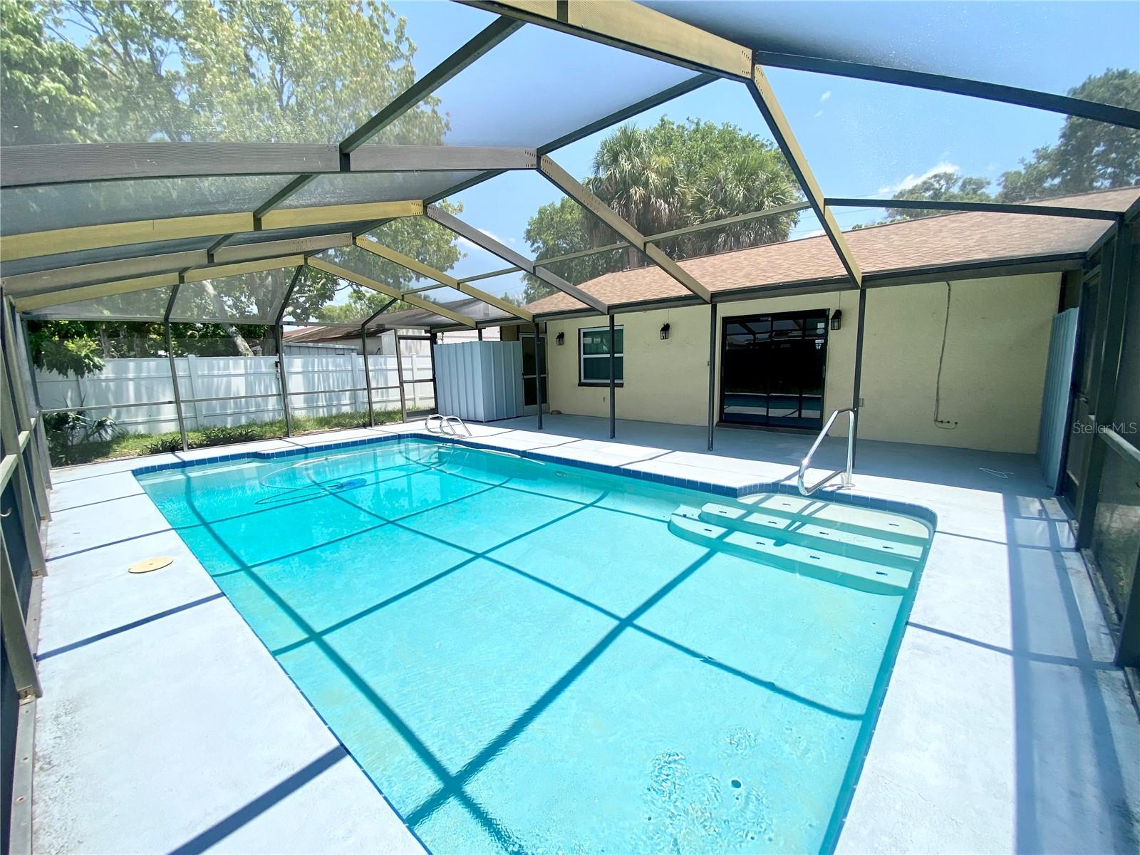 Image 18 of 37 For 8433 Somerset Drive