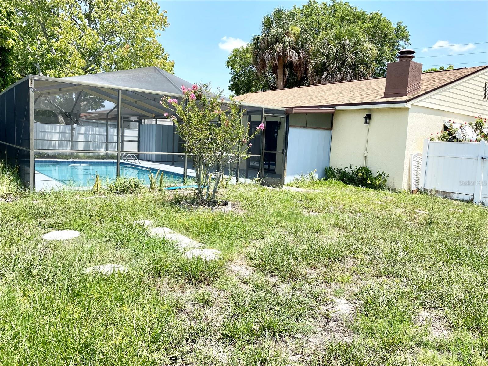 Image 21 of 37 For 8433 Somerset Drive