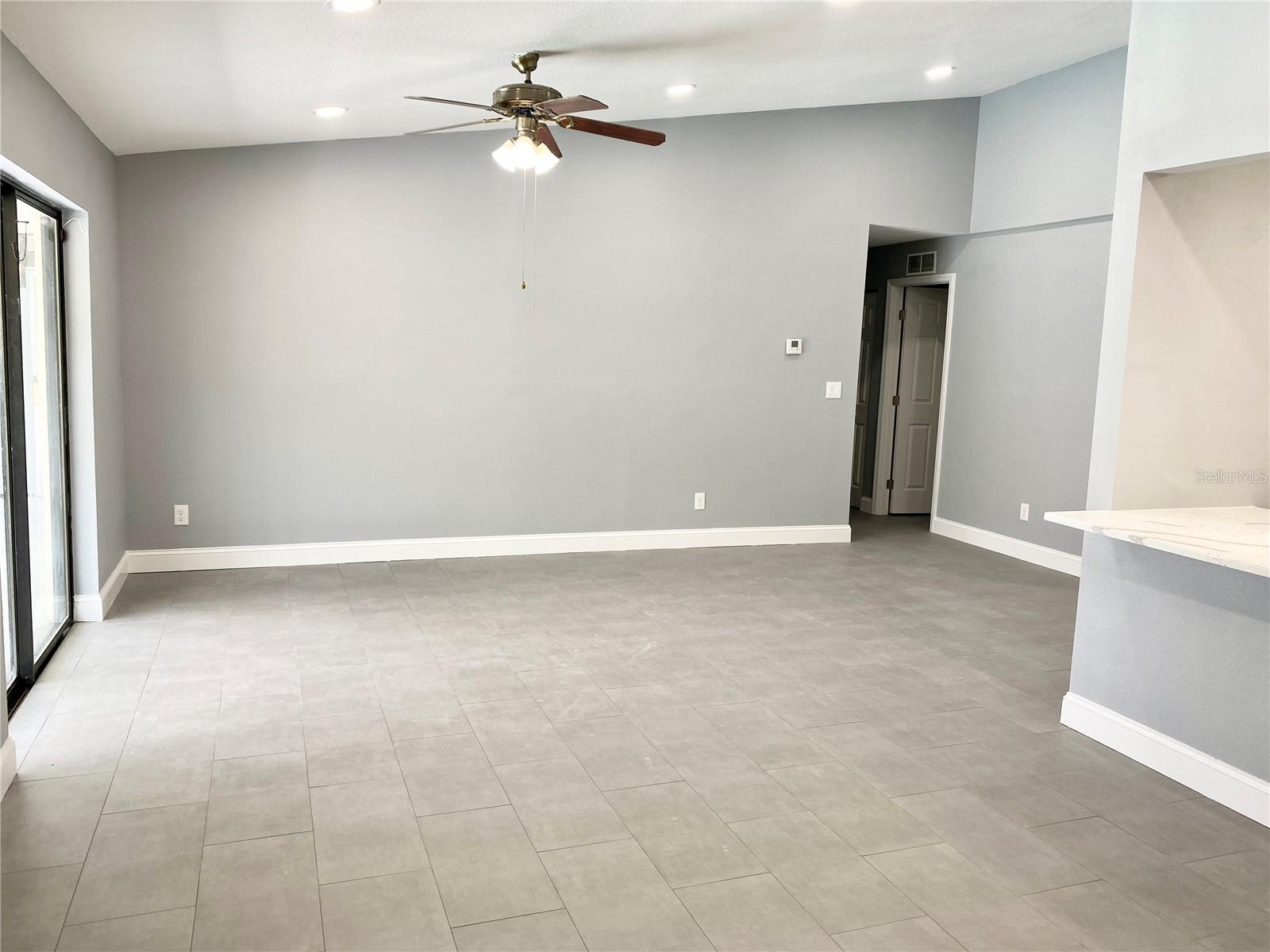 Image 7 of 37 For 8433 Somerset Drive