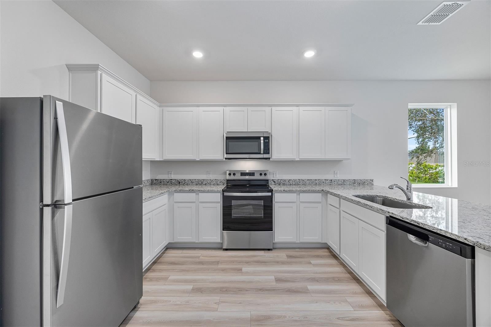 Image 2 of 17 For 247 Big Sioux Drive