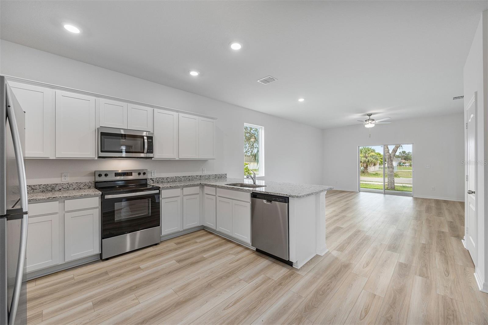 Image 3 of 17 For 247 Big Sioux Drive