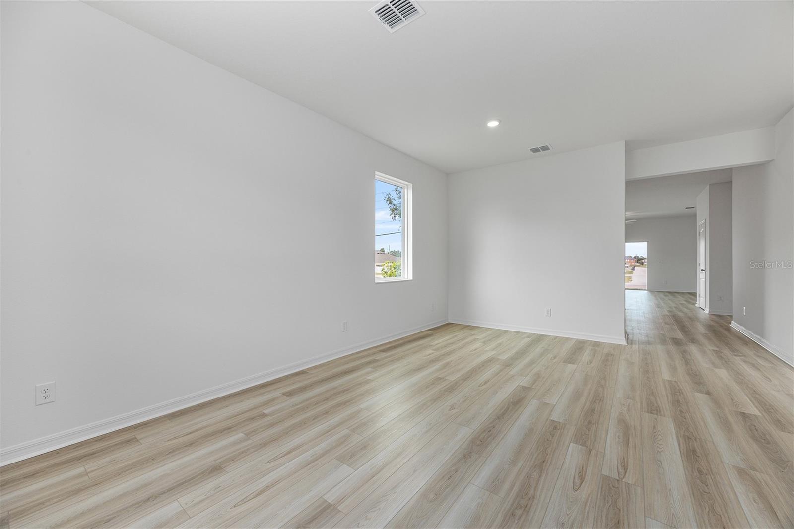 Image 6 of 17 For 247 Big Sioux Drive