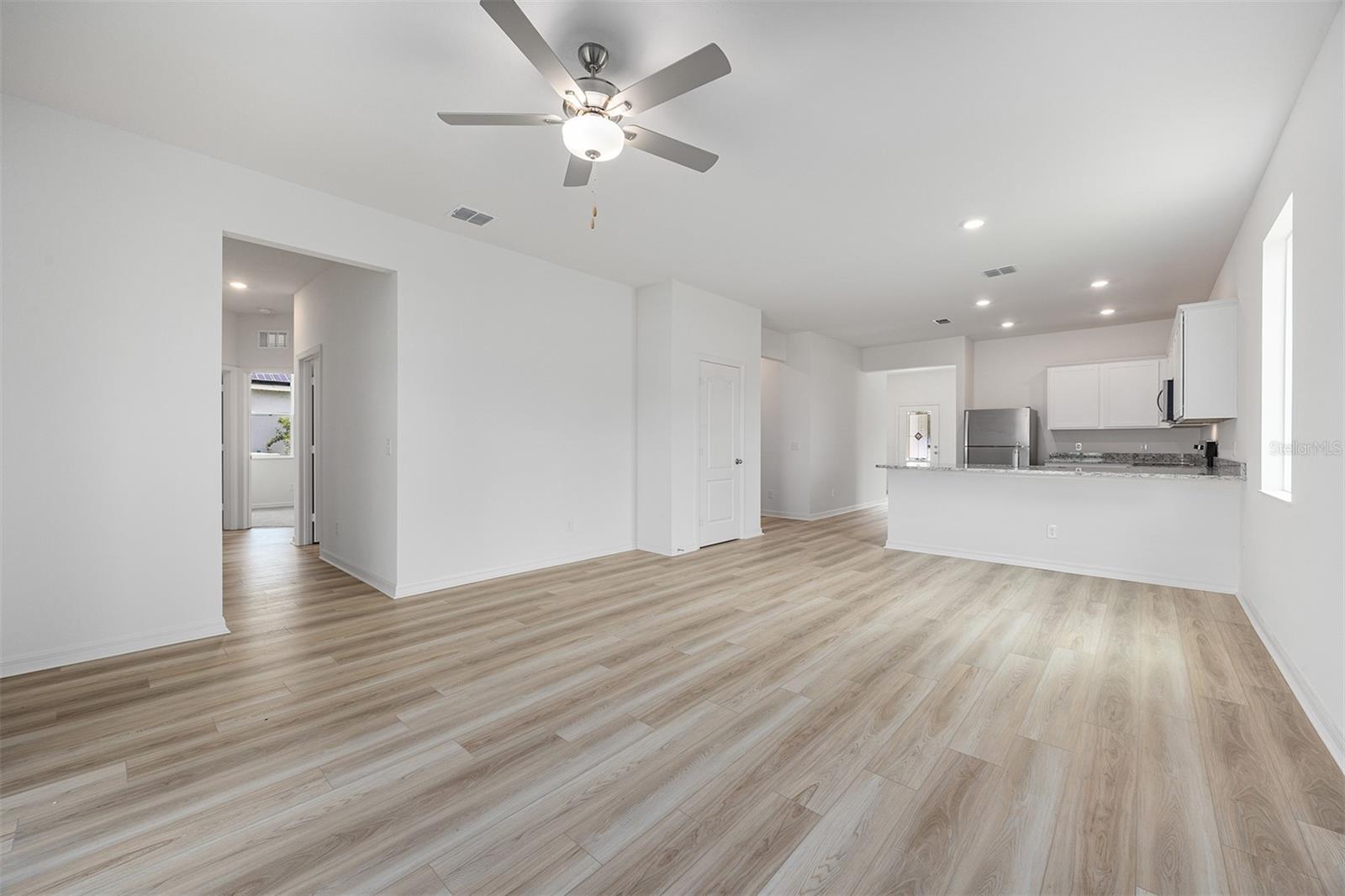 Image 7 of 17 For 247 Big Sioux Drive