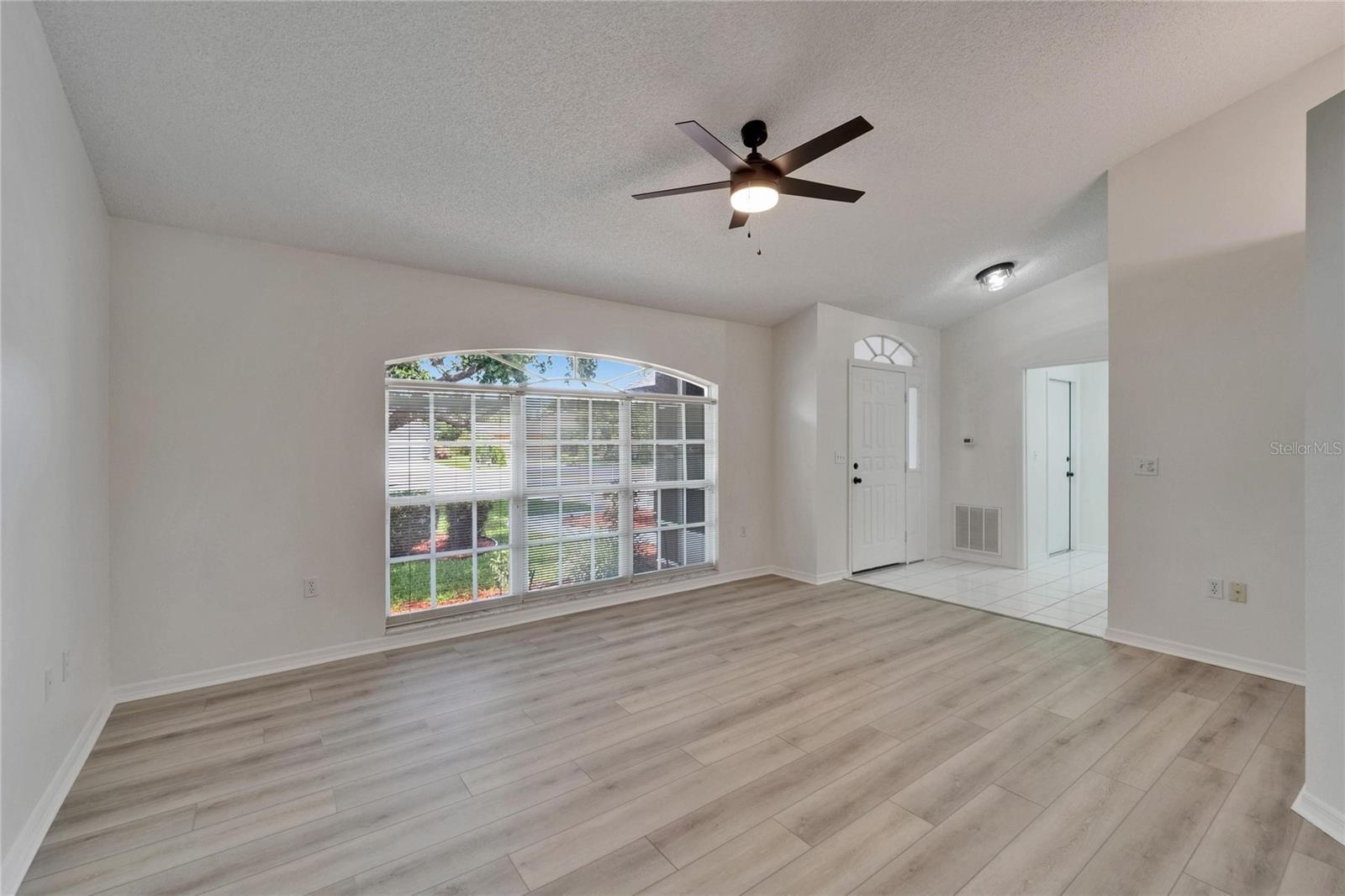 Image 10 of 70 For 916 48th Street Drive E