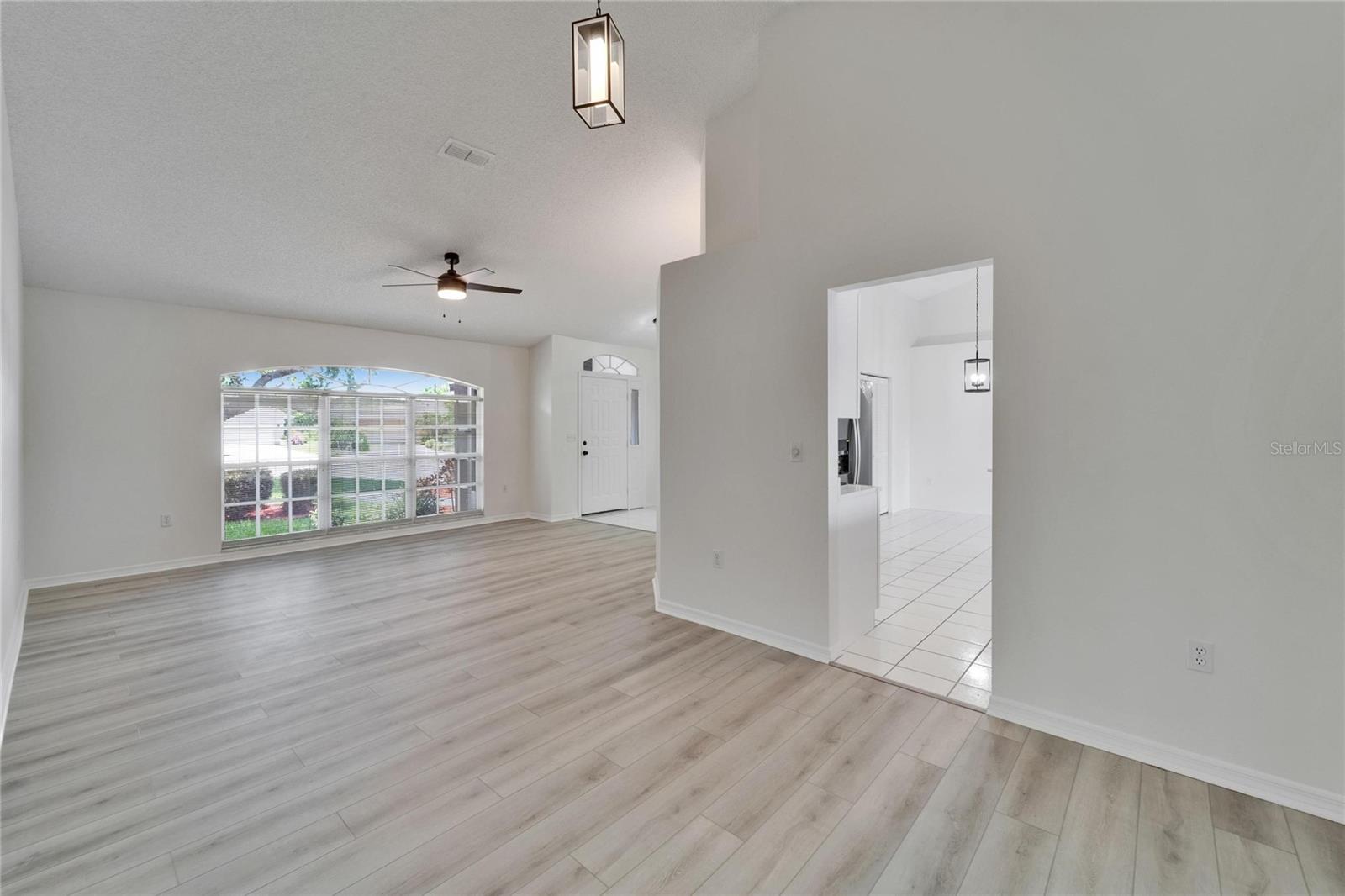 Image 11 of 70 For 916 48th Street Drive E