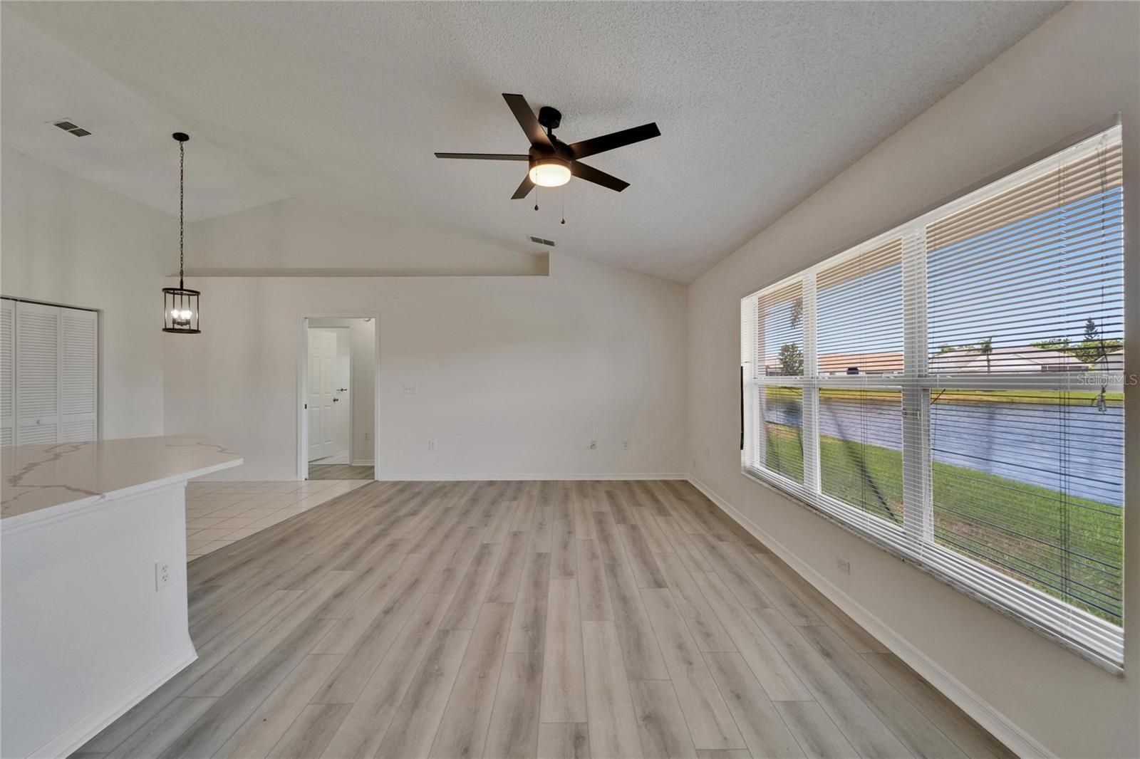 Image 18 of 70 For 916 48th Street Drive E