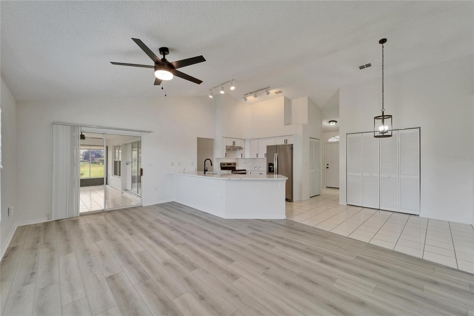 Image 19 of 70 For 916 48th Street Drive E