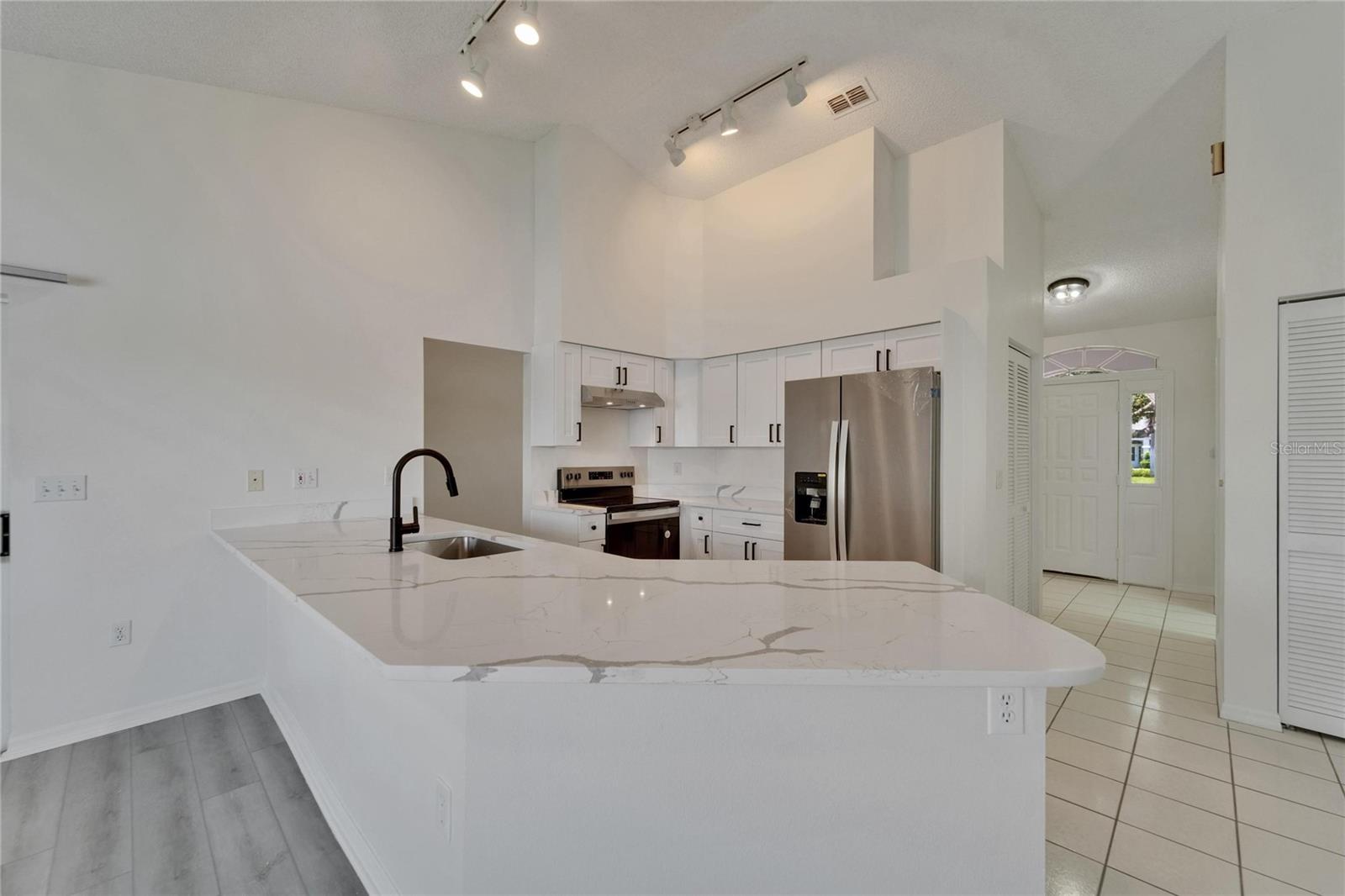 Image 21 of 70 For 916 48th Street Drive E