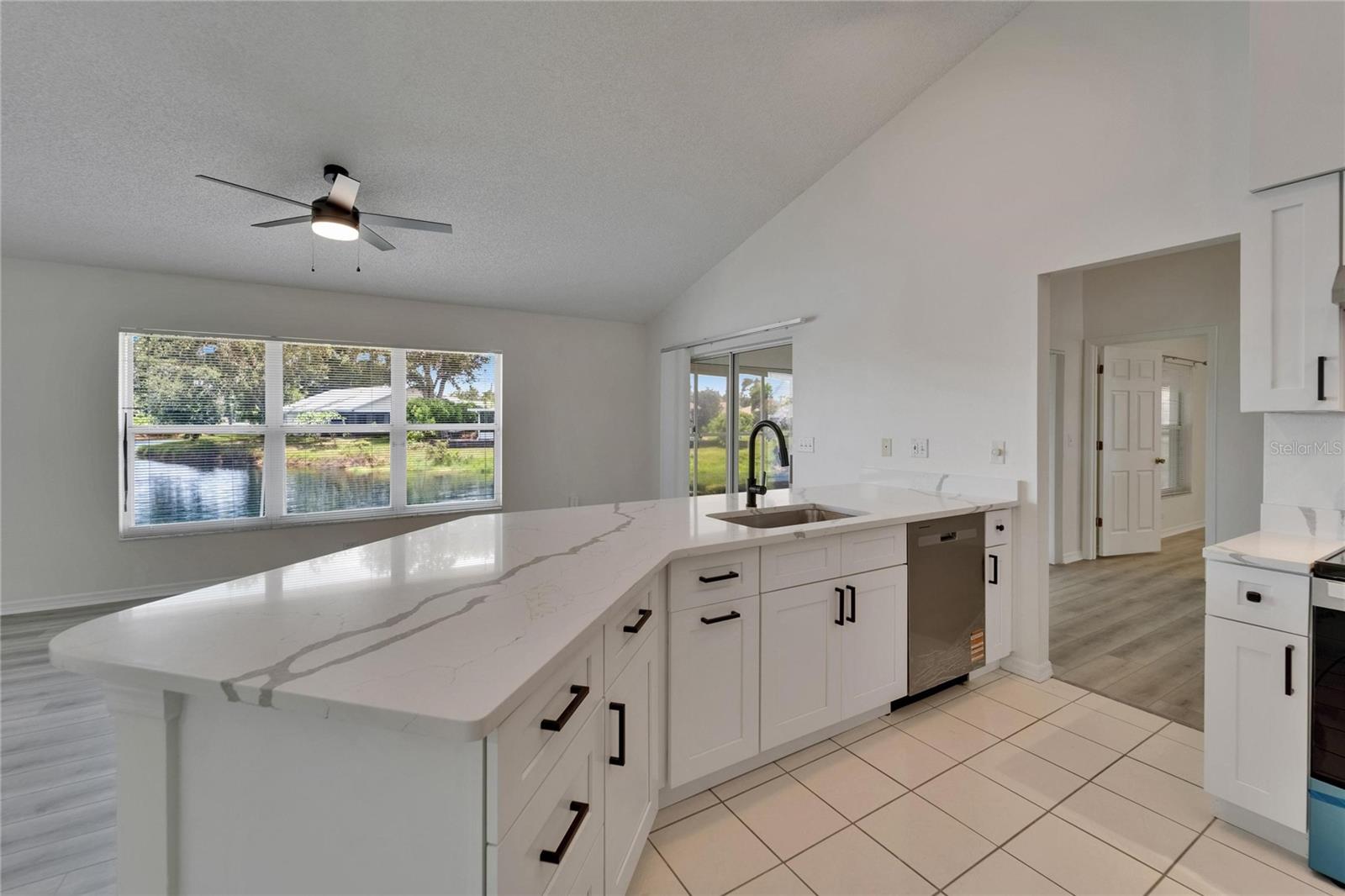Image 22 of 70 For 916 48th Street Drive E