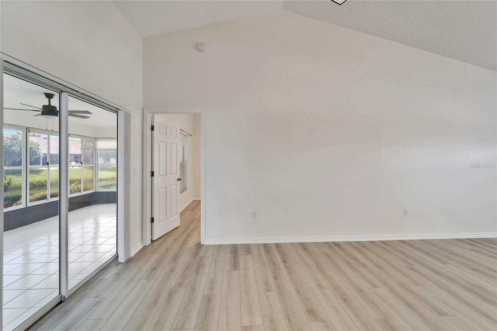 Image 27 of 70 For 916 48th Street Drive E