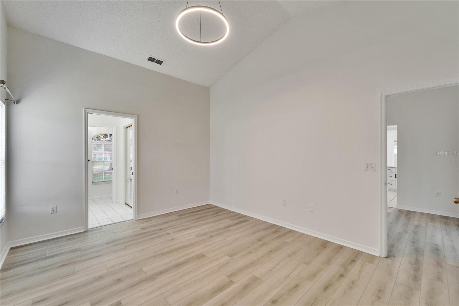 Image 29 of 70 For 916 48th Street Drive E