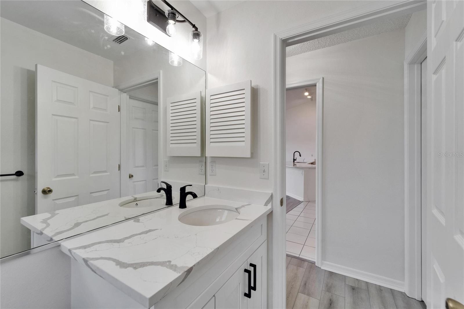 Image 45 of 70 For 916 48th Street Drive E