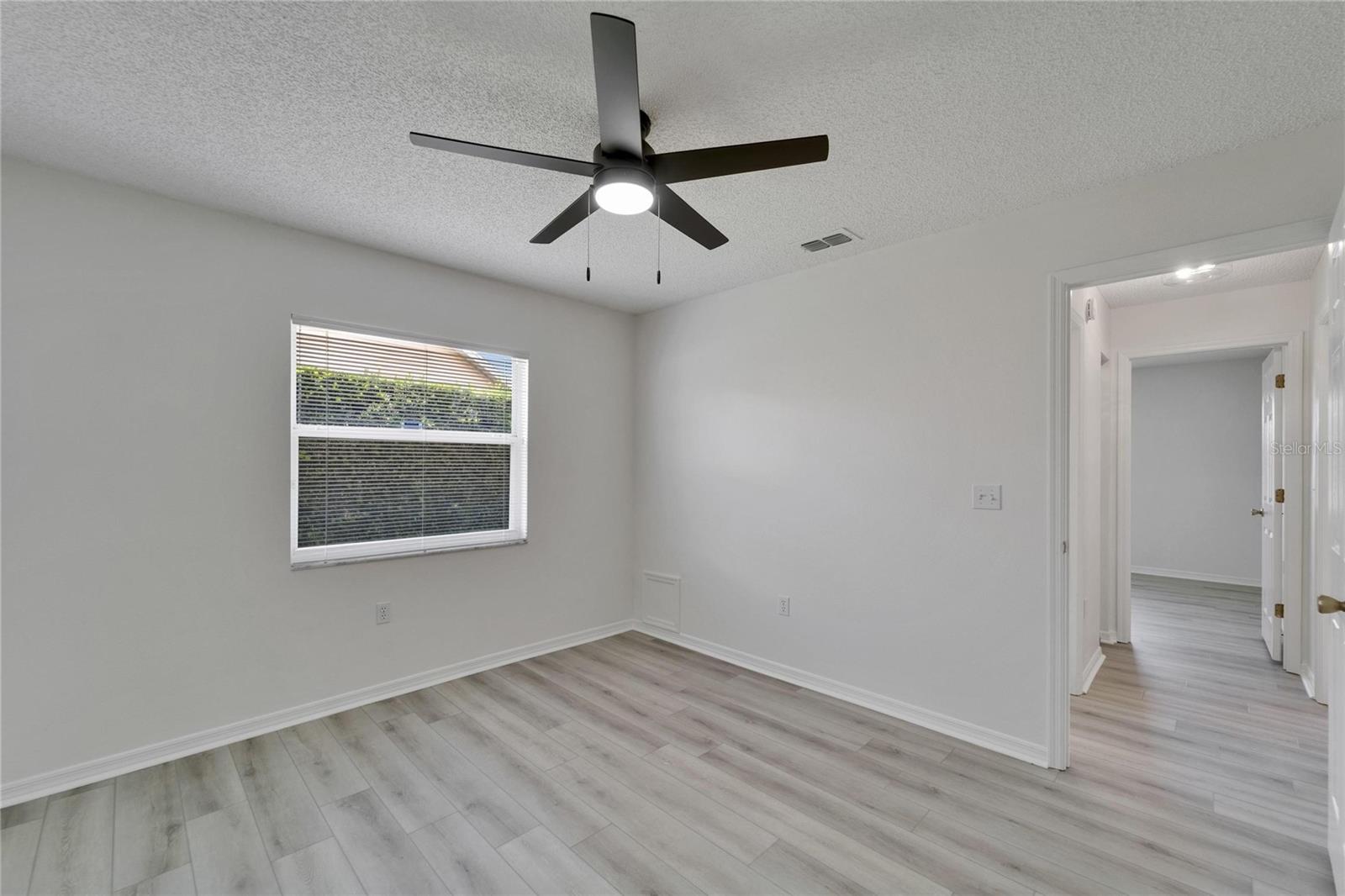 Image 47 of 70 For 916 48th Street Drive E