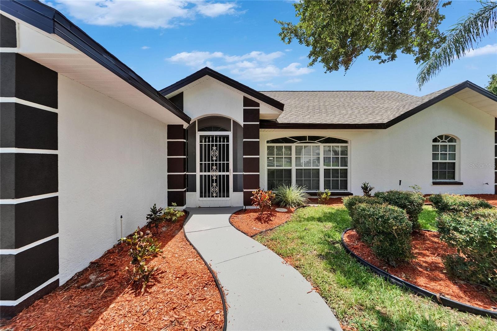 Image 5 of 70 For 916 48th Street Drive E