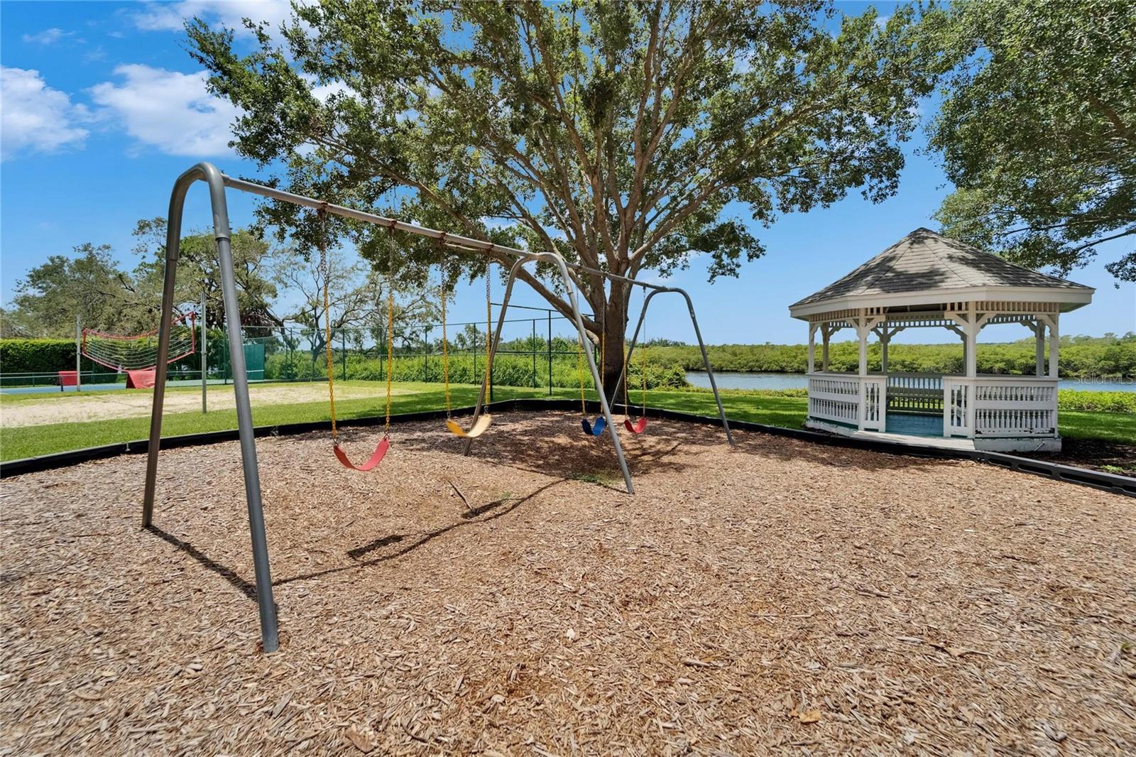 Image 60 of 70 For 916 48th Street Drive E