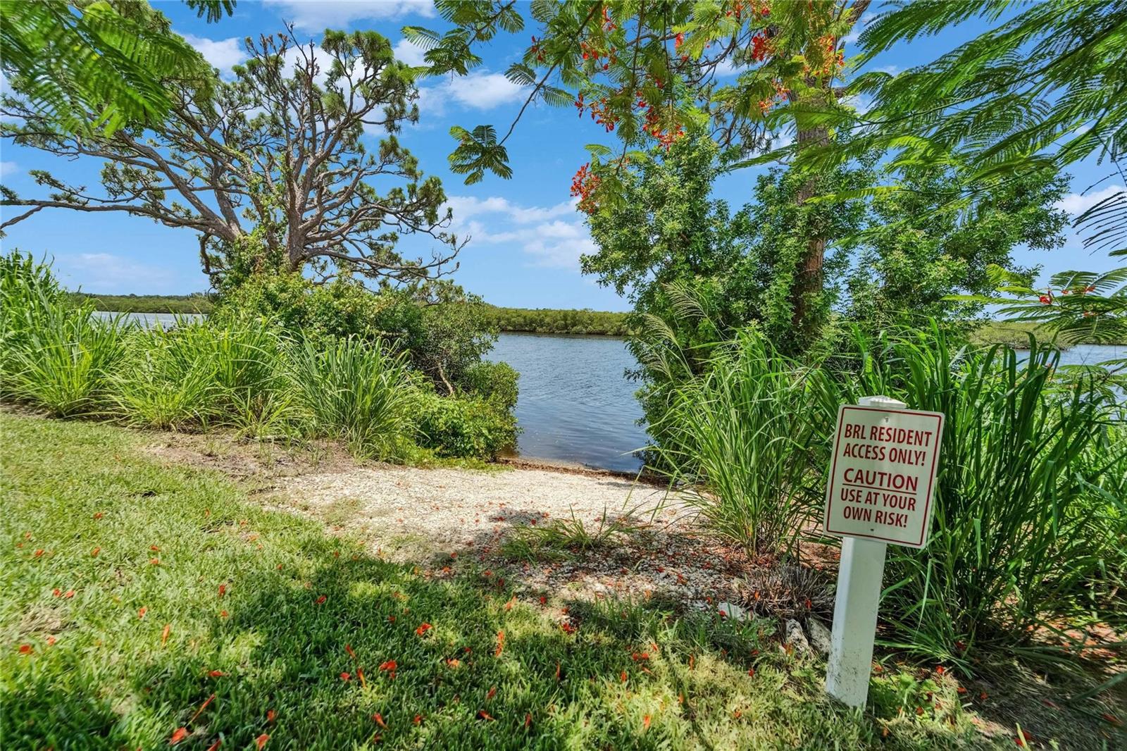 Image 66 of 70 For 916 48th Street Drive E