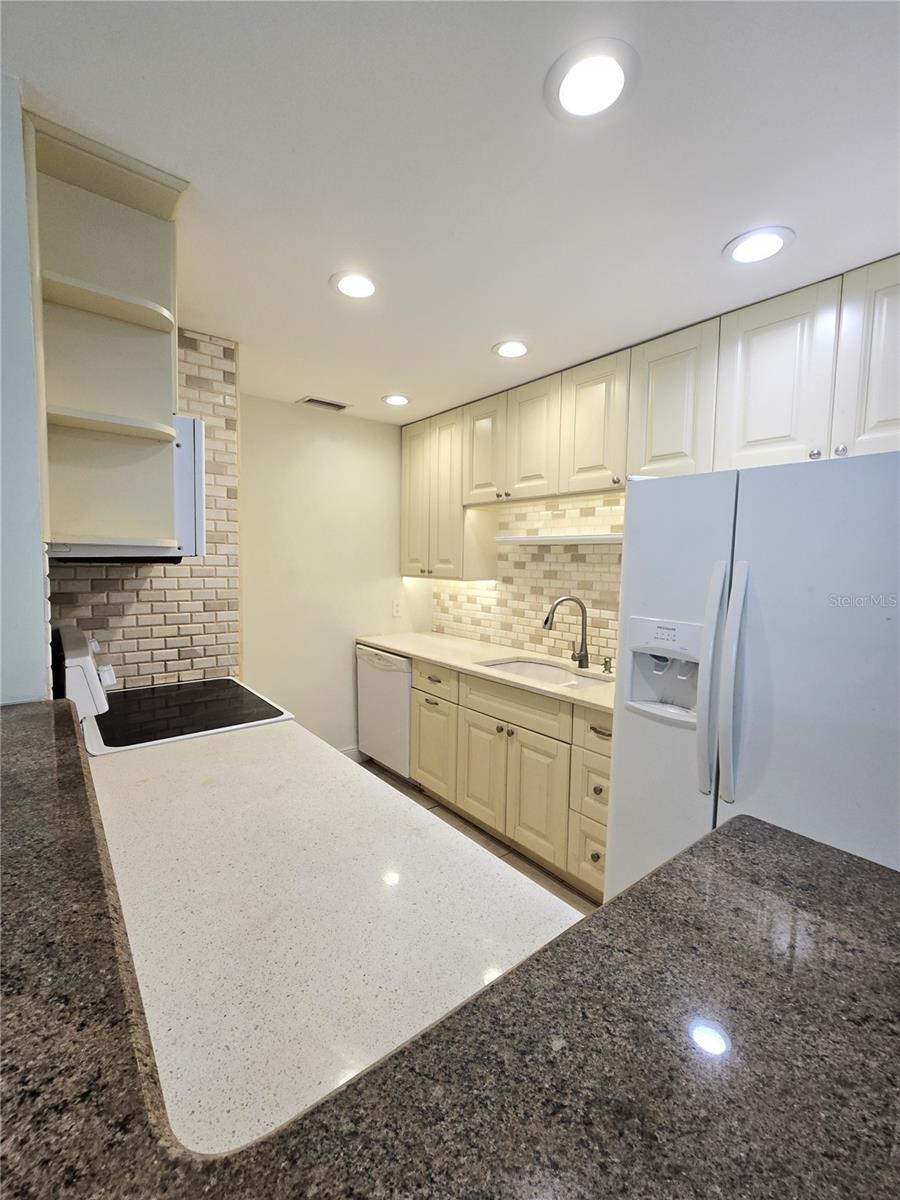 Image 12 of 42 For 8300 Bardmoor Boulevard 110