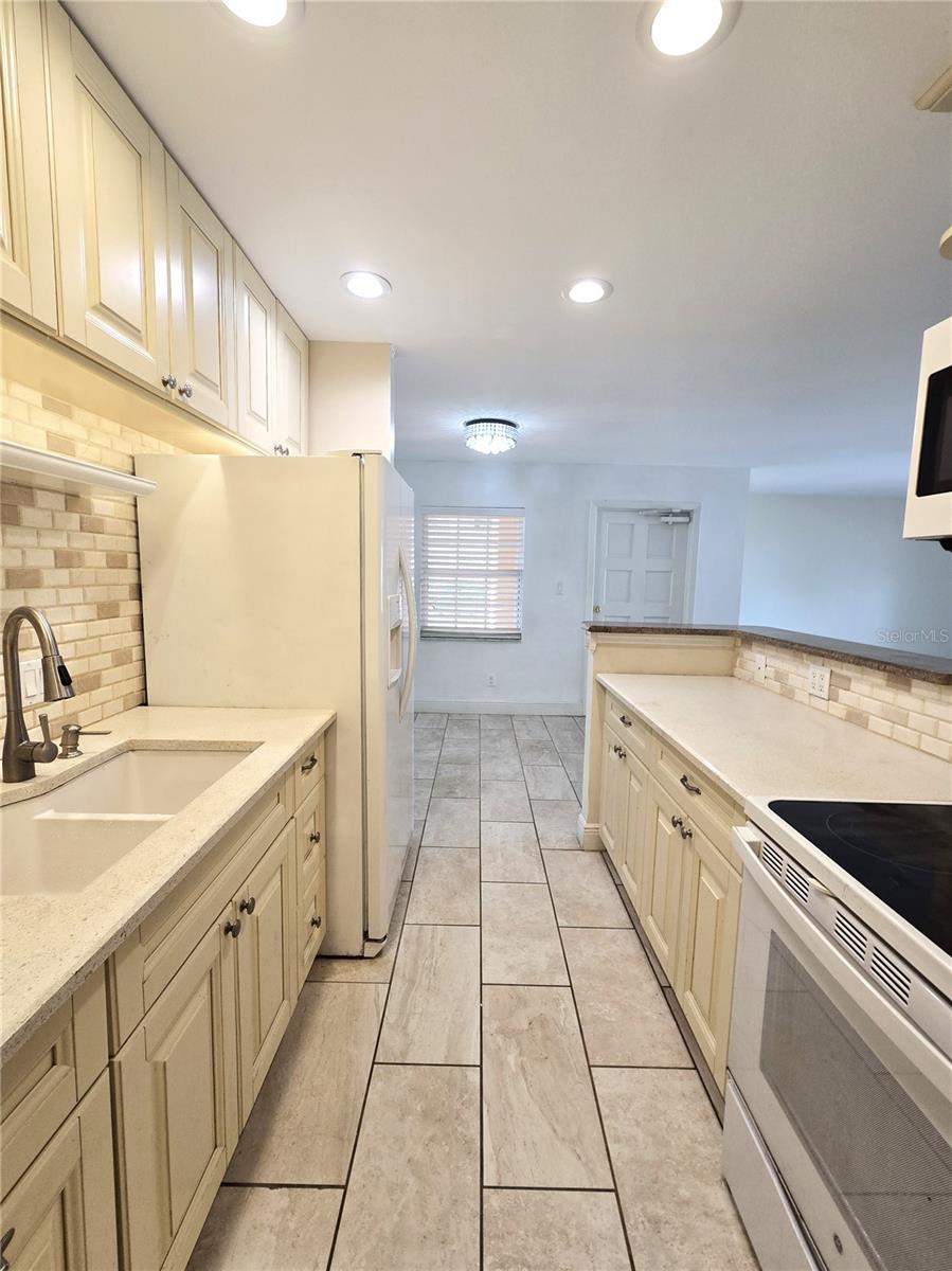 Image 15 of 42 For 8300 Bardmoor Boulevard 110