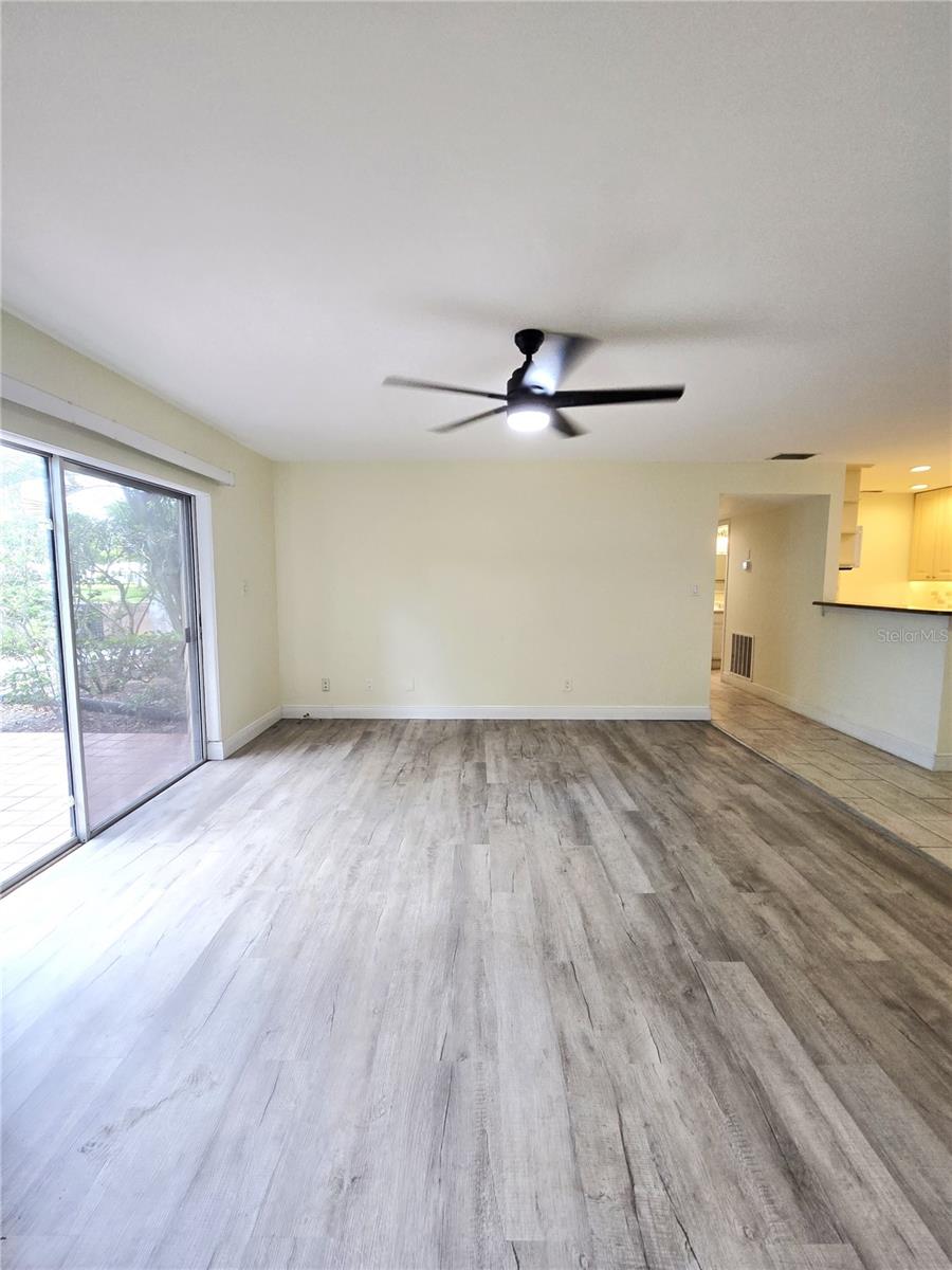 Image 17 of 42 For 8300 Bardmoor Boulevard 110