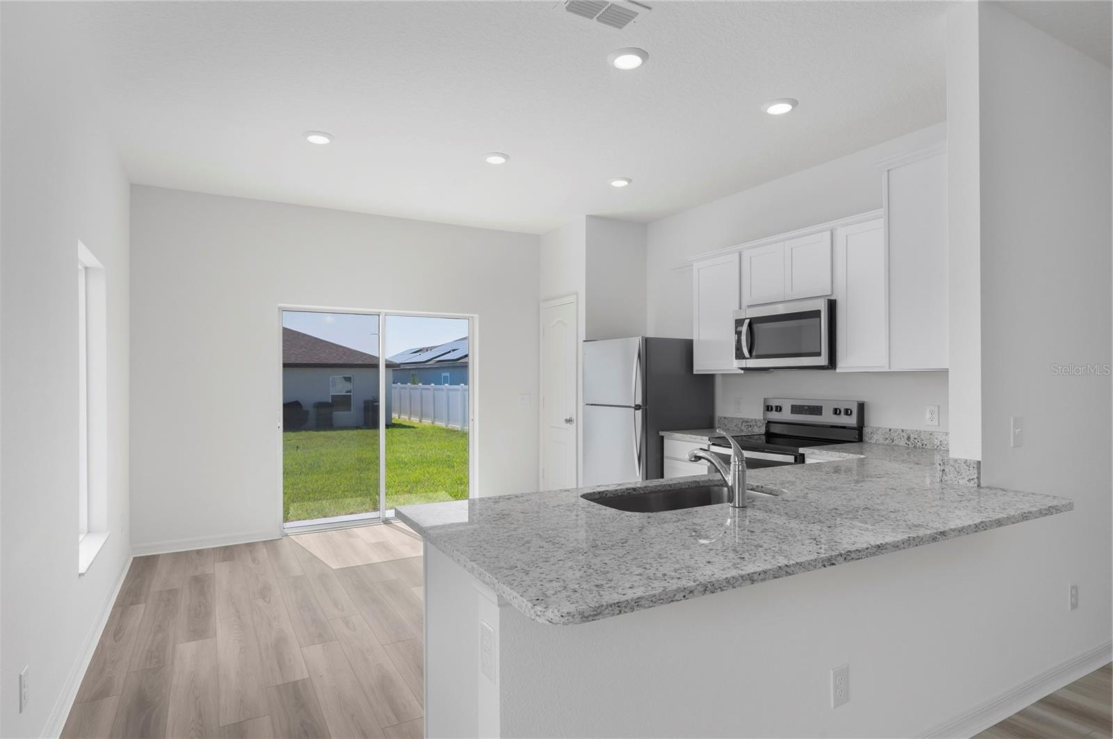 Image 3 of 20 For 3715 Bergamot Street