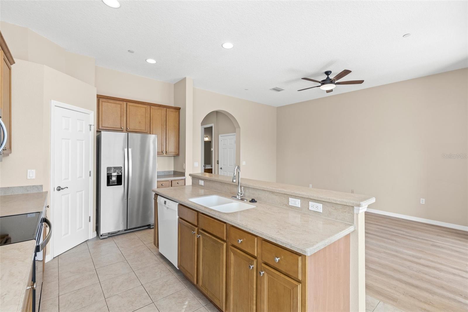Image 15 of 43 For 94 Highland Avenue 2402