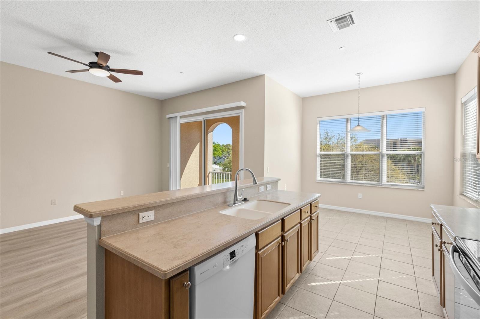 Image 17 of 43 For 94 Highland Avenue 2402