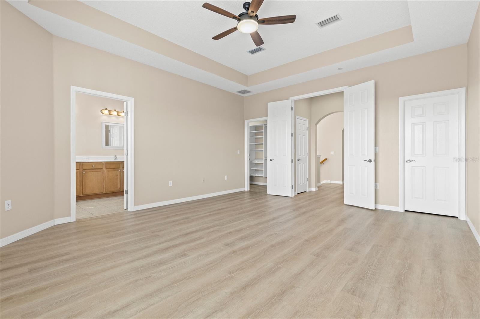 Image 23 of 43 For 94 Highland Avenue 2402