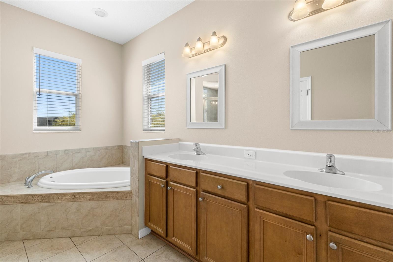 Image 27 of 43 For 94 Highland Avenue 2402