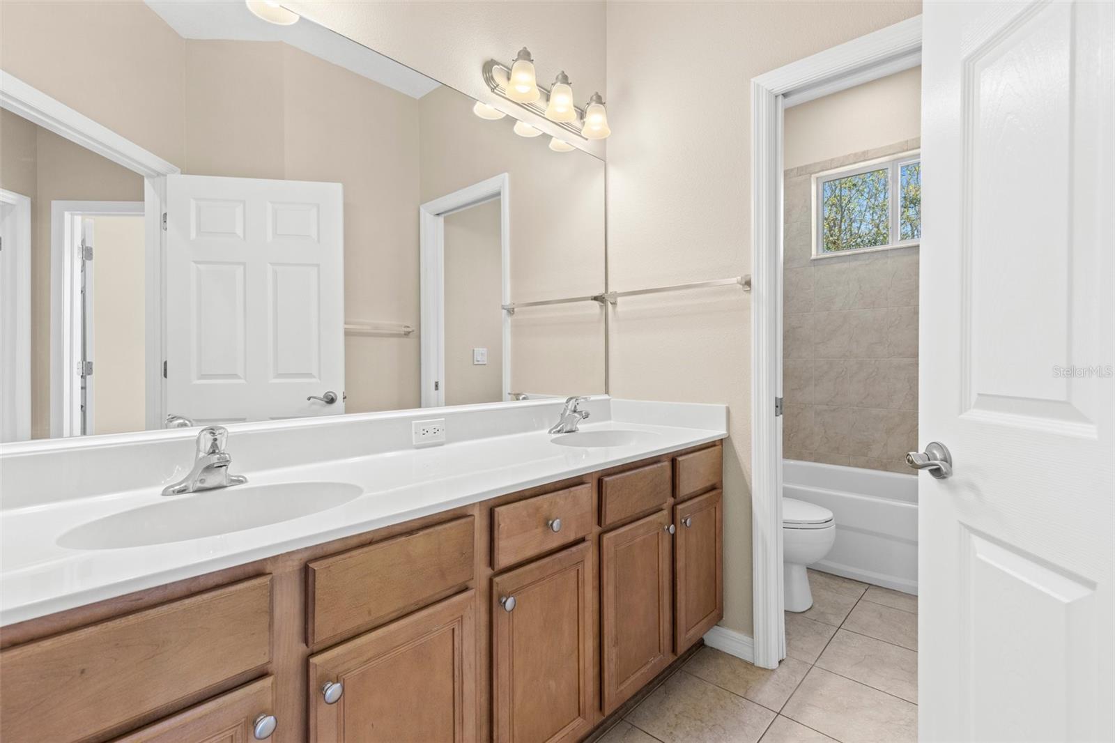 Image 31 of 43 For 94 Highland Avenue 2402