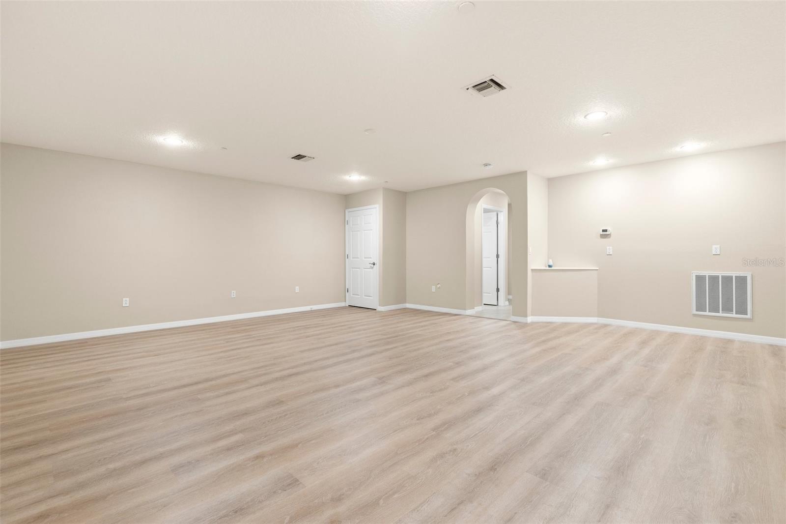 Image 34 of 43 For 94 Highland Avenue 2402