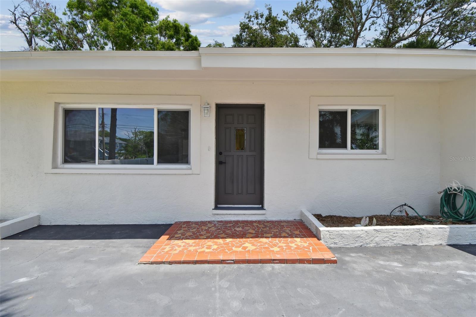 Image 3 of 49 For 695 Sunset Drive